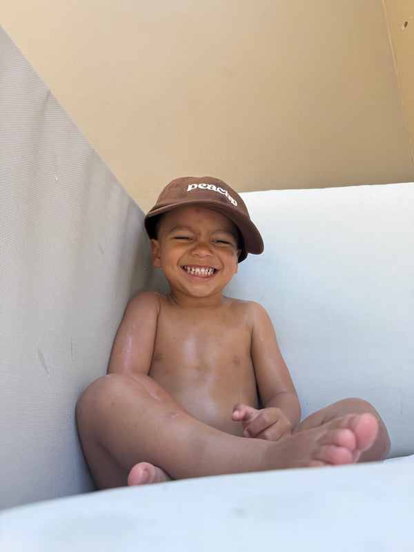 Peachy kids cap (brown)