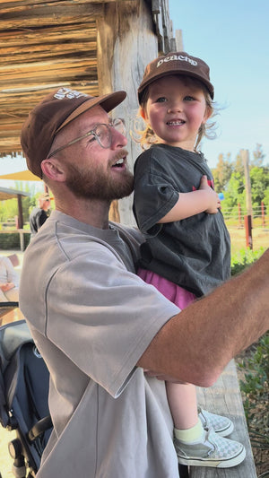 Peachy kids cap (brown)